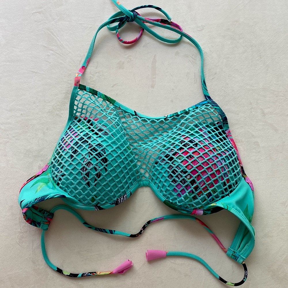 Bra-Like Bikini Top (34C) NWOT